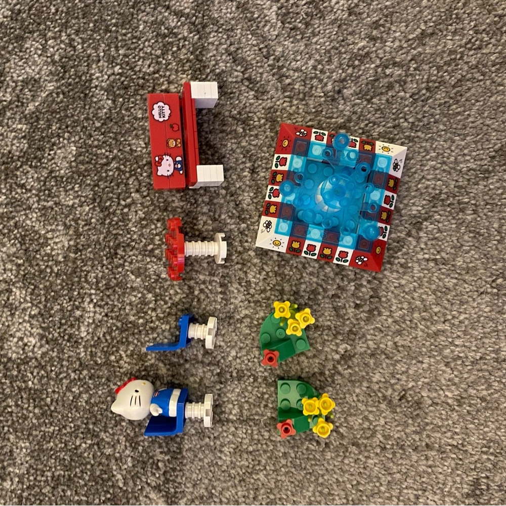 Hello Kitty Playset Lego Type Bricks
